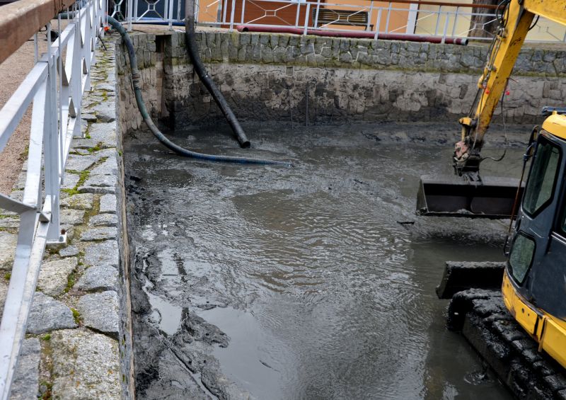 Pond Excavation Products and Equipment